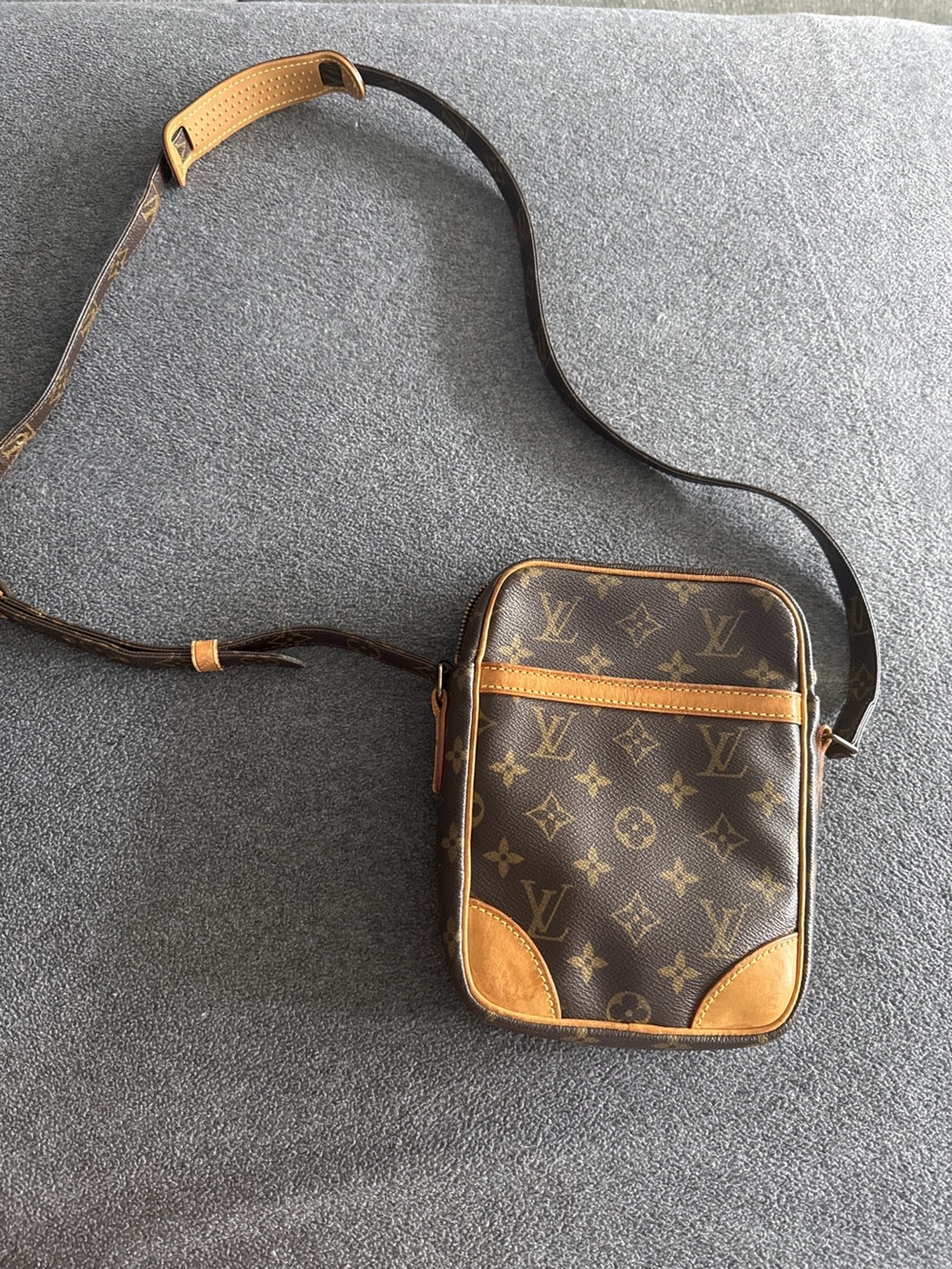 Classic 2004 Louis Vuitton Monogram Danube crossbody bag